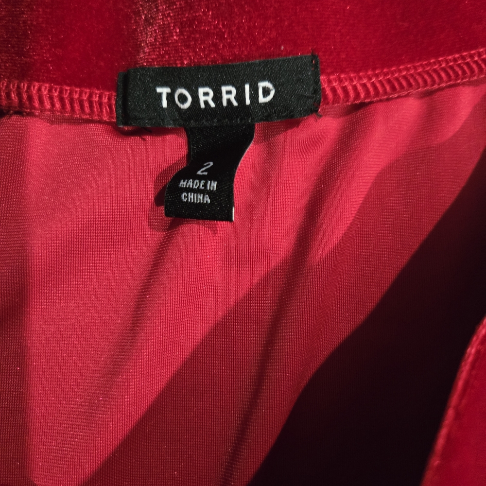 Torrid Circle Skirt Bold Cherry Red Velvet 2X - Picture 2 of 5